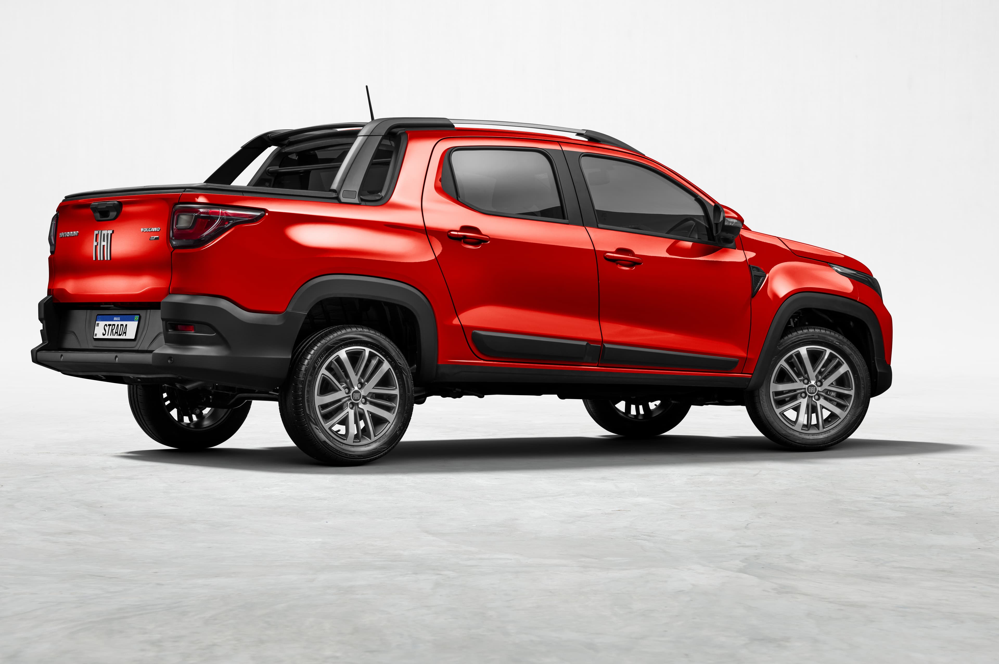 Fiat Strada Volcano CVT 2026: ficha técnica, consumo e motor